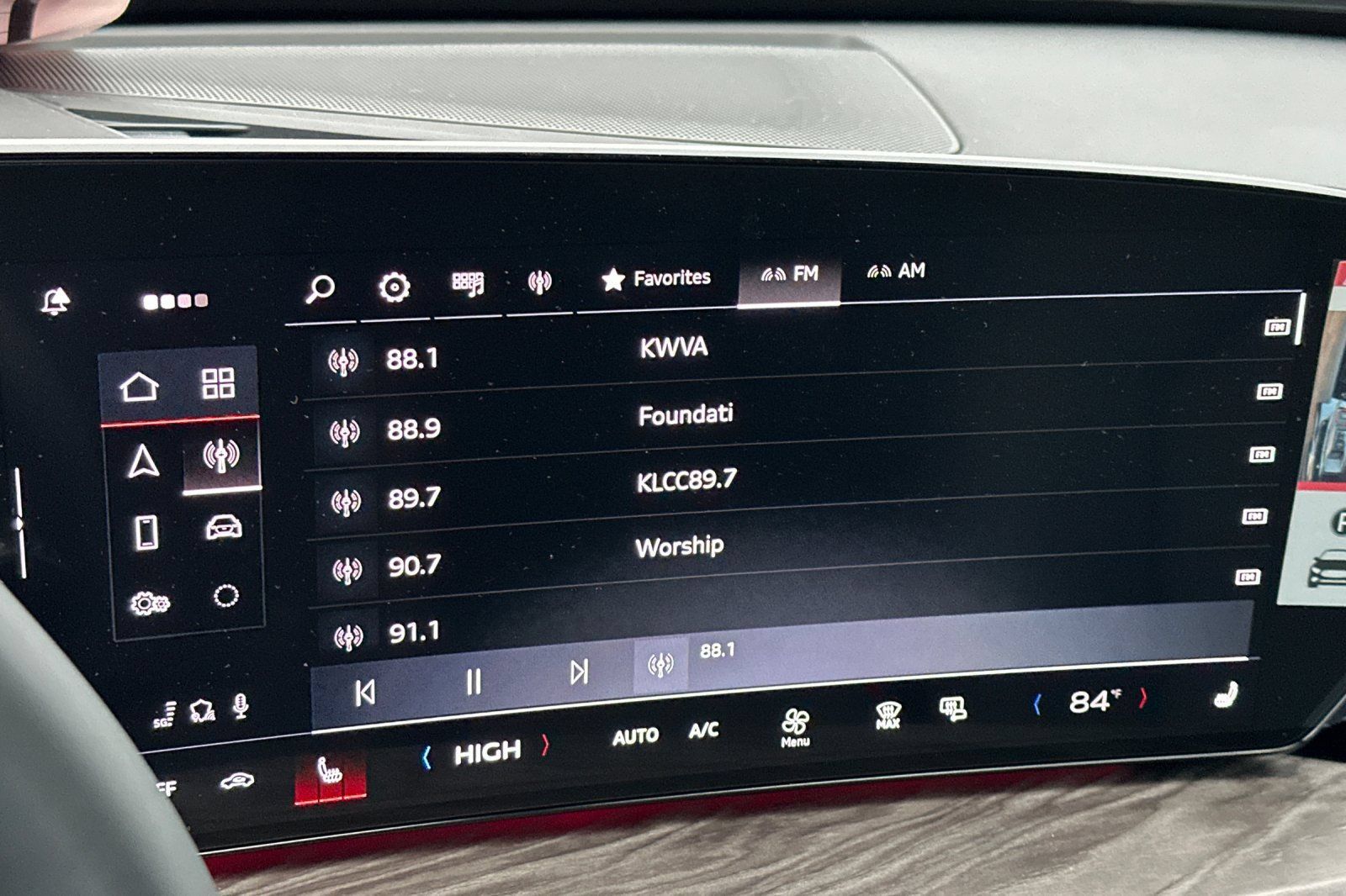 Used 2025 Audi Q5 Premium Plus w/ Premium Plus AWD/4WD image 17