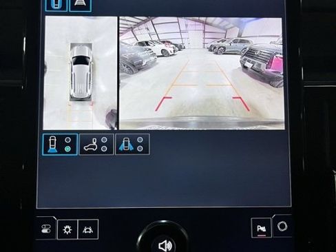 Used 2024 GMC Acadia Elevation image 18