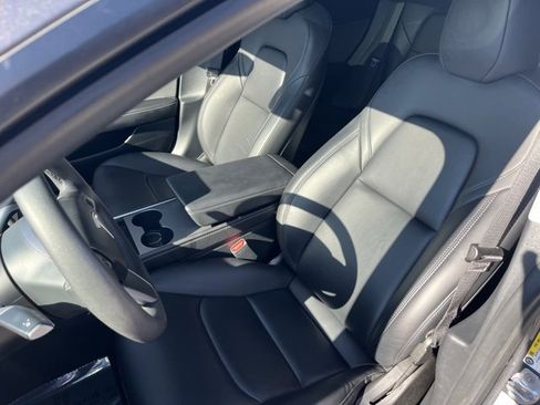 Used 2023 Tesla Model 3 Standard Range image 18