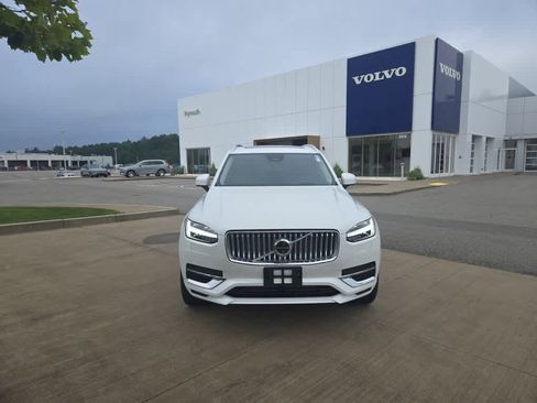 Used 2025 Volvo XC90 T8 Ultra w/ Protection Package Premier image 3