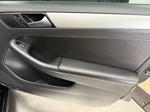 Used 2014 Volkswagen Jetta SE image 23