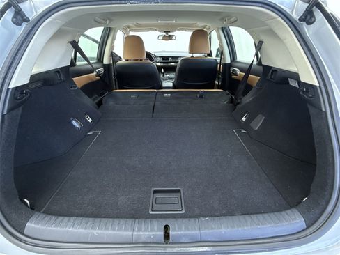 Used 2015 Lexus CT 200h image 40