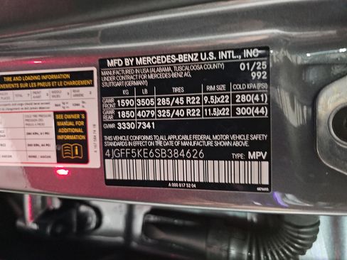 Certified 2025 Mercedes-Benz GLS 450 4MATIC image 39