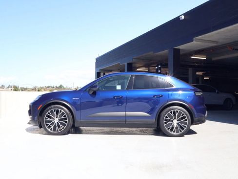 Certified 2025 Porsche Macan Electric RWD image 2