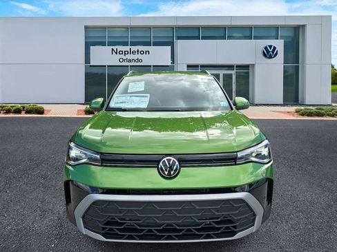 New 2026 Volkswagen Taos SE image 2