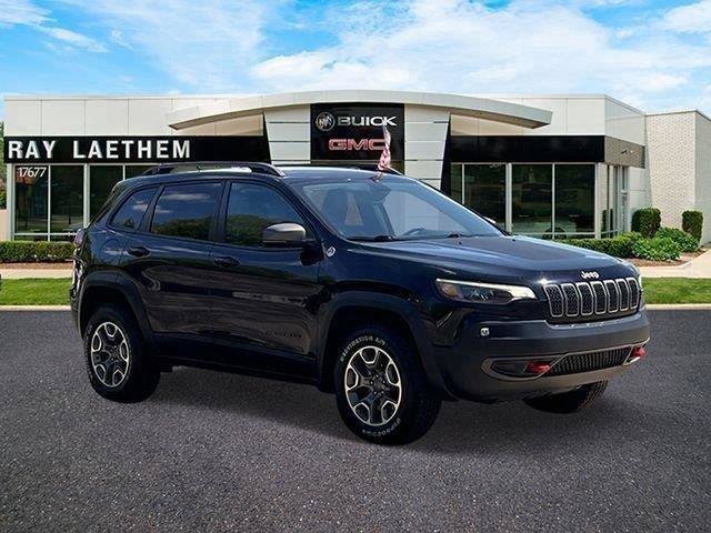 Used 2020 Jeep Cherokee Trailhawk w/ Cold Weather Group AWD/4WD image 7