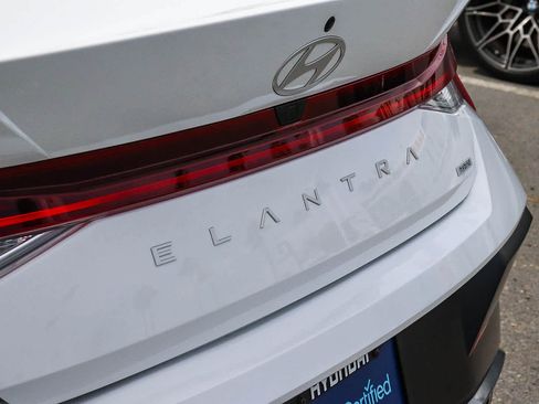Used 2025 Hyundai Elantra Limited FWD image 12