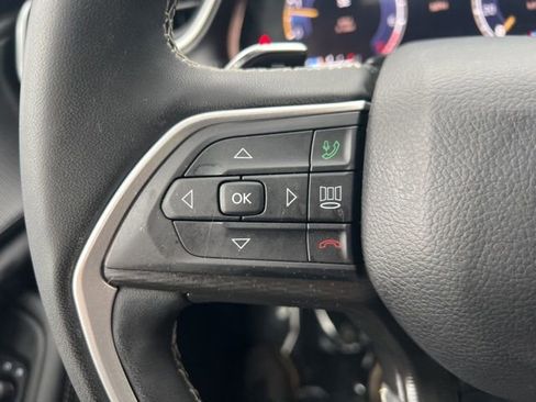 Used 2024 Jeep Grand Cherokee L Altitude AWD/4WD image 11