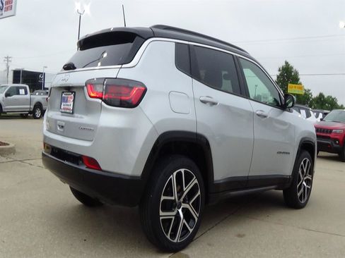 Certified 2025 Jeep Compass Limited w/ Elite Group AWD/4WD image 5