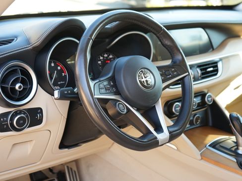 Used 2018 Alfa Romeo Stelvio Ti Lusso image 18