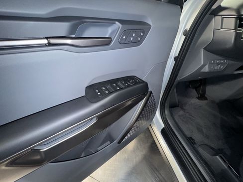 New 2026 Kia EV9 Wind image 17