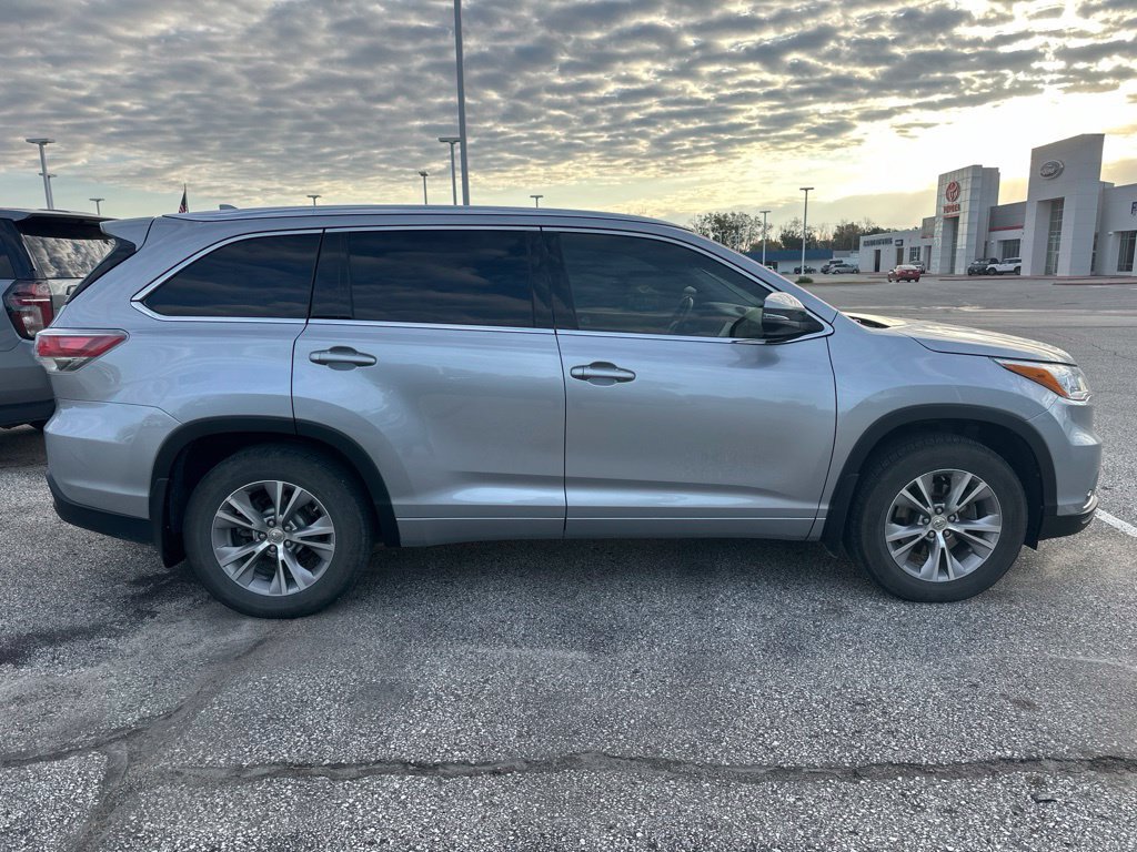 Used 2015 Toyota Highlander XLE AWD/4WD image 7