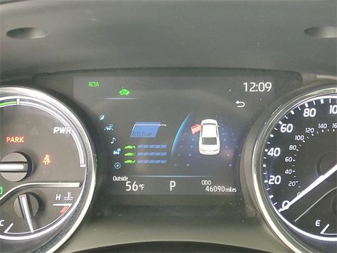 Used 2020 Toyota Camry XLE image 25