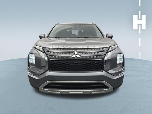 Used 2024 Mitsubishi Outlander SE FWD image 3