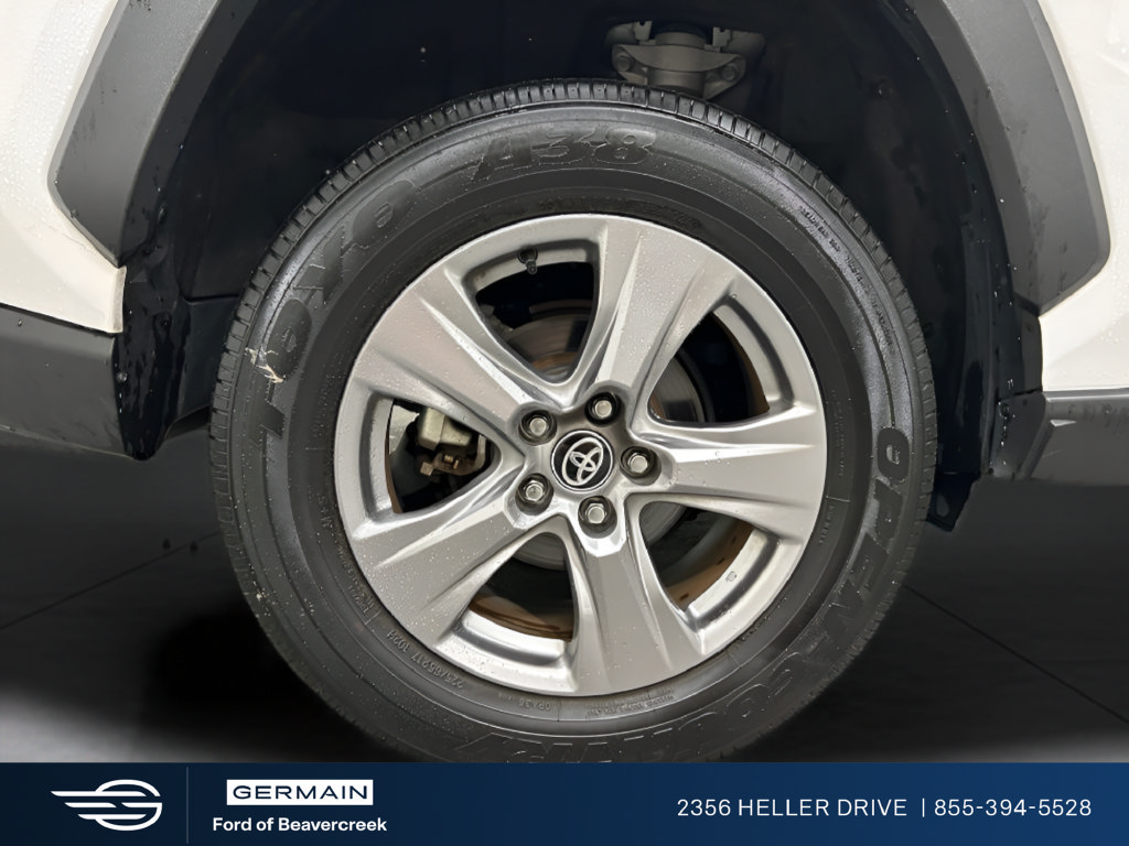 Used 2025 Toyota RAV4 XLE AWD/4WD image 24