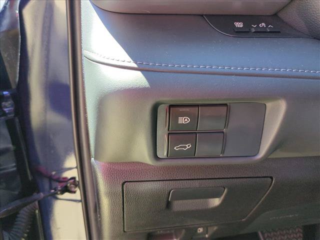 Used 2021 Toyota Highlander XLE FWD image 13