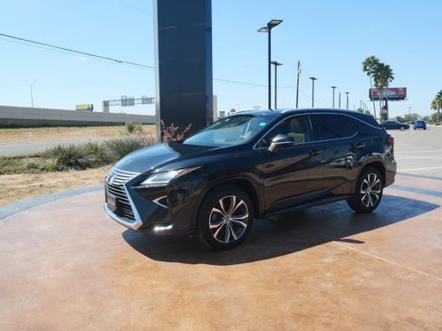 Used 2019 Lexus RX 350L w/ Premium Package image 5