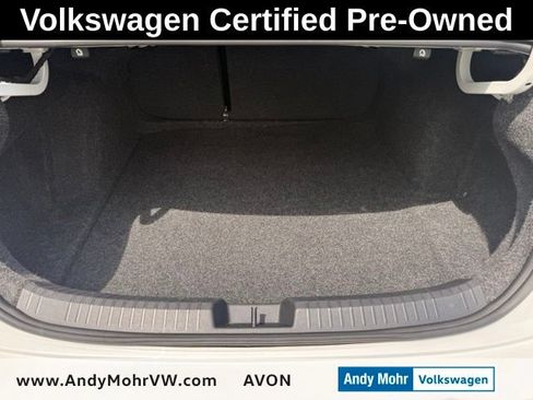 Used 2023 Volkswagen Jetta SE FWD image 9