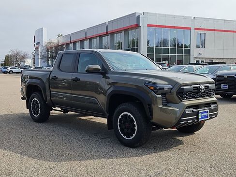New 2026 Toyota Tacoma 4x4 Double Cab image 3