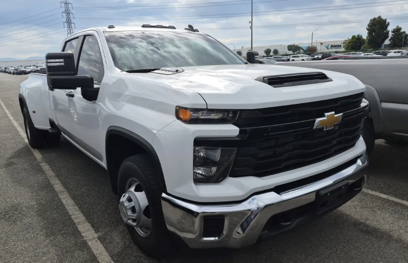 Used 2025 Chevrolet Silverado 3500 W/T RWD image 5