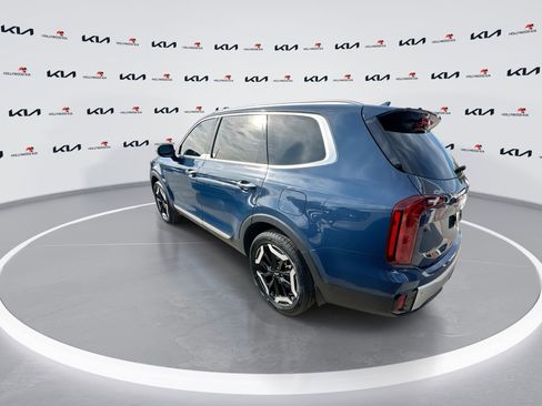 Used 2023 Kia Telluride S image 6