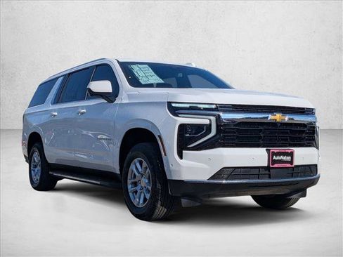 New 2026 Chevrolet Suburban LS image 3