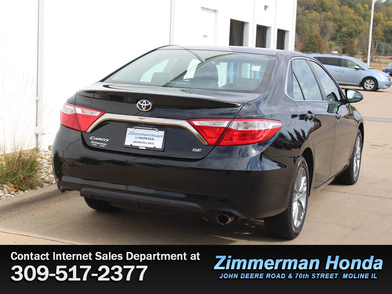 Used 2015 Toyota Camry SE FWD image 2