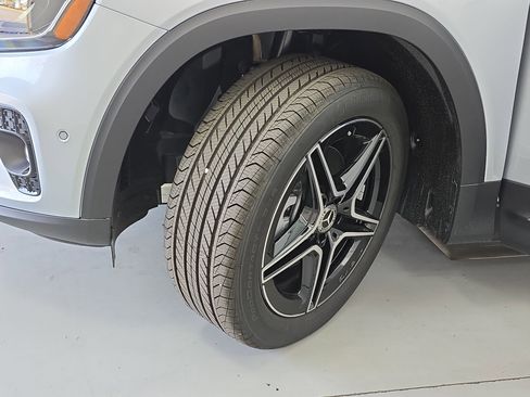 New 2026 Mercedes-Benz GLB 250 4MATIC image 32