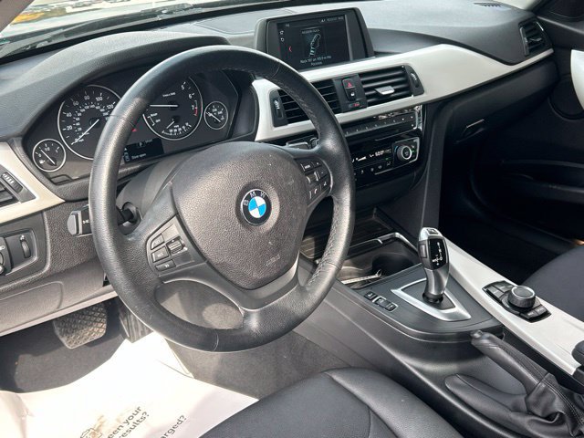 Used 2018 BMW 320i xDrive Sedan AWD/4WD image 17