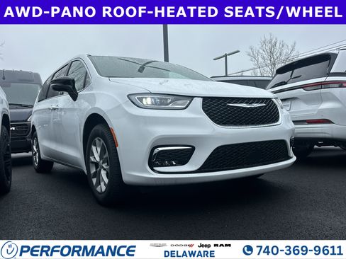 New 2026 Chrysler Pacifica Select AWD/4WD image 1