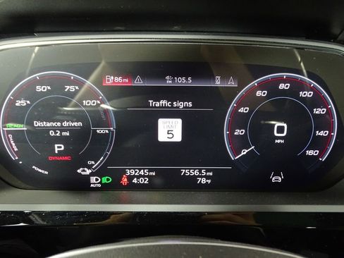 Used 2021 Audi e-tron Premium Plus image 27