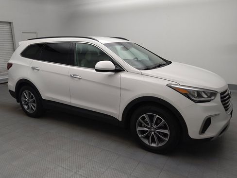 Used 2018 Hyundai Santa Fe SE FWD image 11
