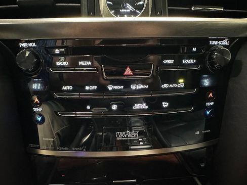 Used 2016 Lexus LX 570 4WD w/ Luxury Package image 40