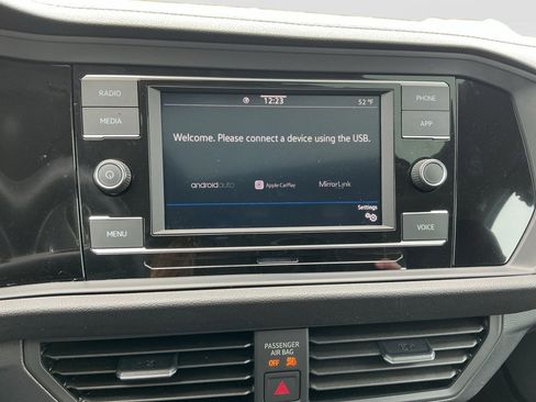 Certified 2024 Volkswagen Jetta SE image 21