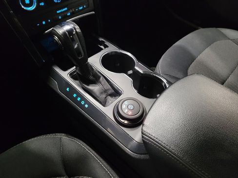 Used 2018 Ford Explorer XLT image 26