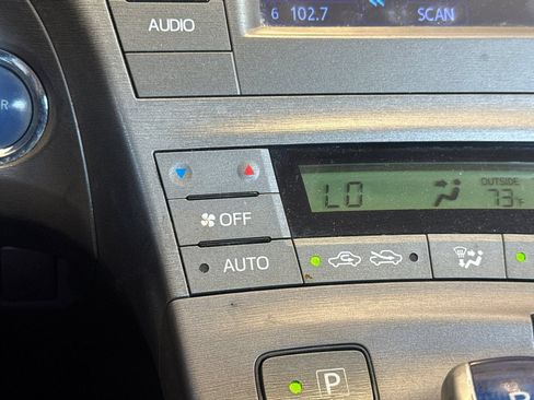Used 2015 Toyota Prius Two FWD image 28