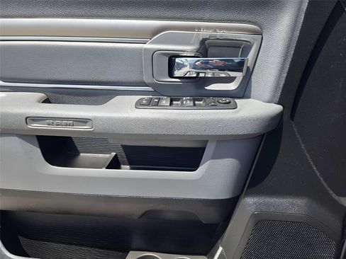 Used 2020 RAM 1500 Classic SLT RWD image 20