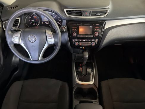 Used 2016 Nissan Rogue SV FWD image 3