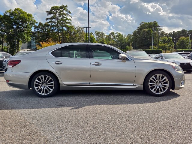 Used 2017 Lexus LS 460 w/ Comfort Package RWD image 6