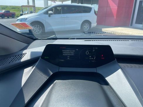 Used 2025 Toyota Prius FWD image 19