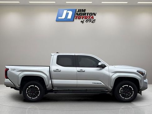Used 2024 Toyota Tacoma TRD Sport RWD image 4