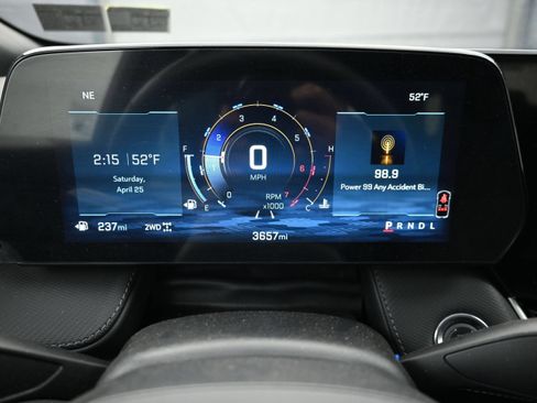 Used 2026 Chevrolet Equinox LT AWD/4WD image 14