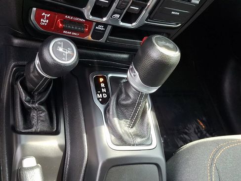 Used 2024 Jeep Wrangler Unlimited AWD/4WD image 22