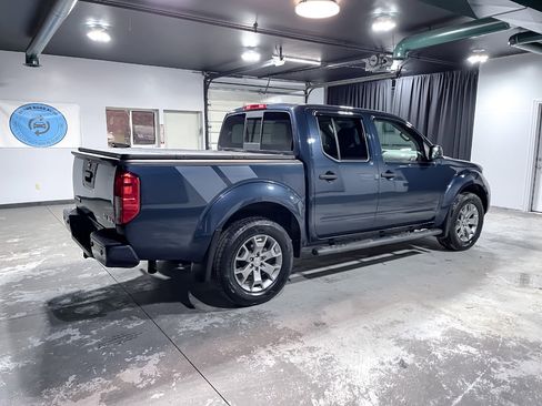 Used 2021 Nissan Frontier SV image 8