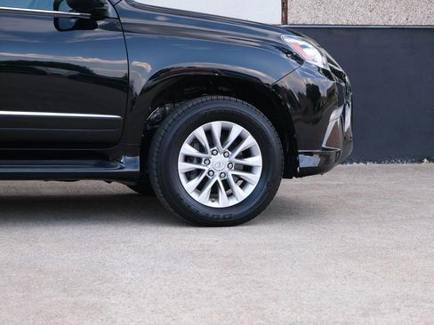 Used 2017 Lexus GX 460 Premium w/ Premium Package AWD/4WD image 13