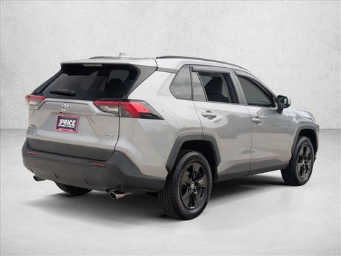 Used 2019 Toyota RAV4 XLE image 5