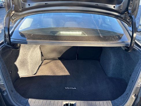 Used 2025 Nissan Versa SV image 29