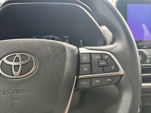 Used 2025 Toyota Grand Highlander FWD image 18