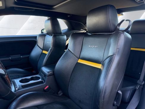 Used 2010 Dodge Challenger SRT8 w/ Special Edition Group image 7