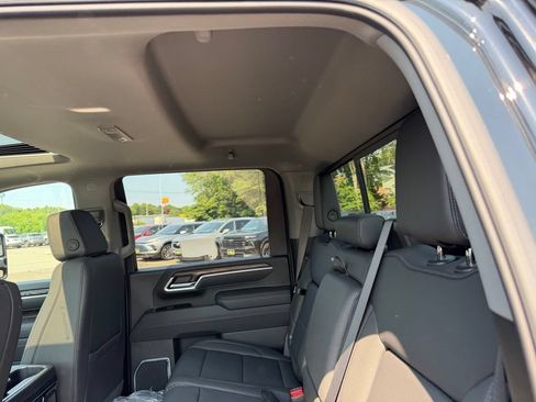 New 2025 GMC Sierra 2500 SLT w/ SLT Premium Package AWD/4WD image 15